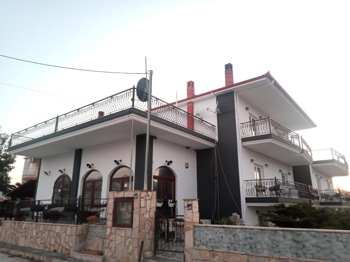 וראסנה Villa Camellia מראה חיצוני תמונה